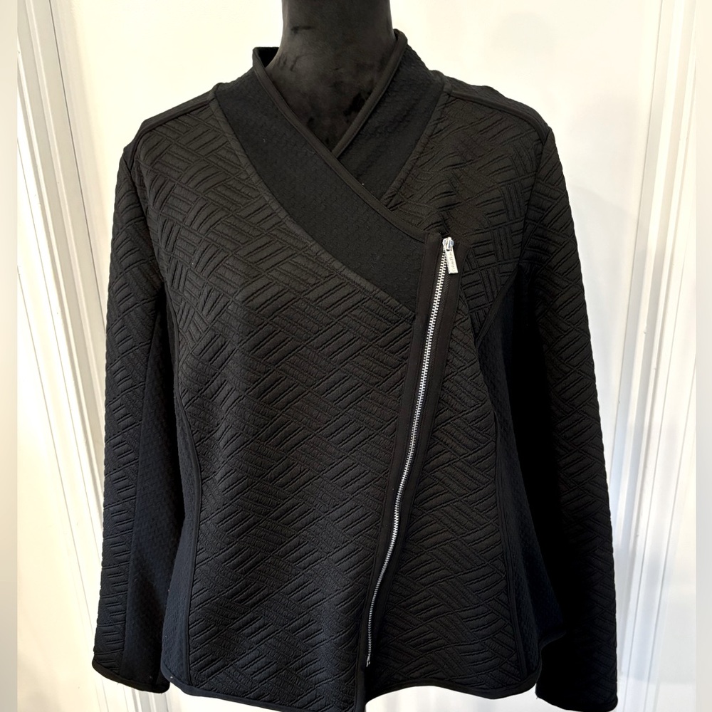 Calvin Klein Women’s asymmetrical zipper jacket size ox (xl) Black